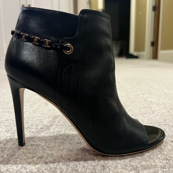 Ferragamo open toe bootie with back chain detail. - Picture 4 of 8